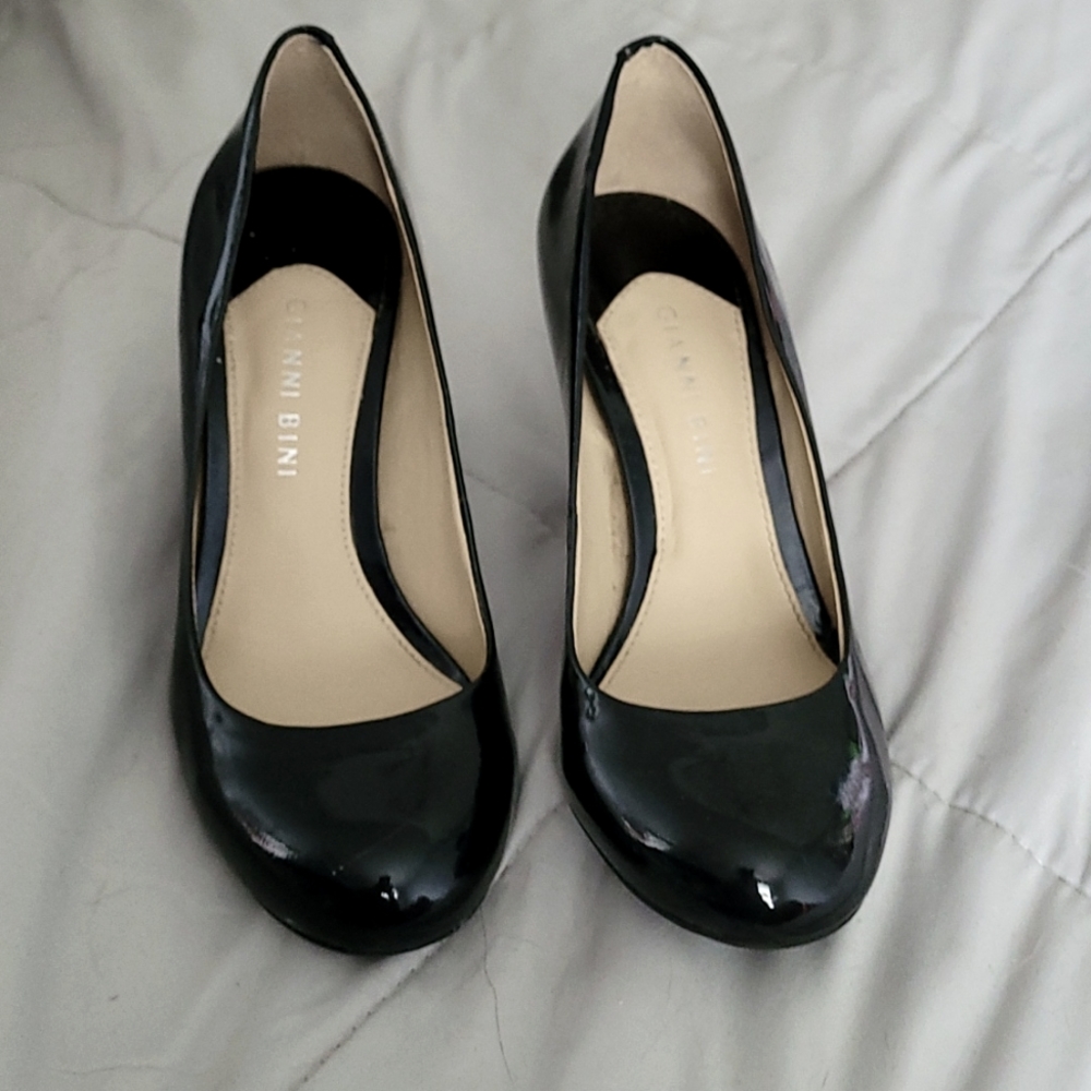 Gianni Bini Navy Blue Patent Leather Pumps